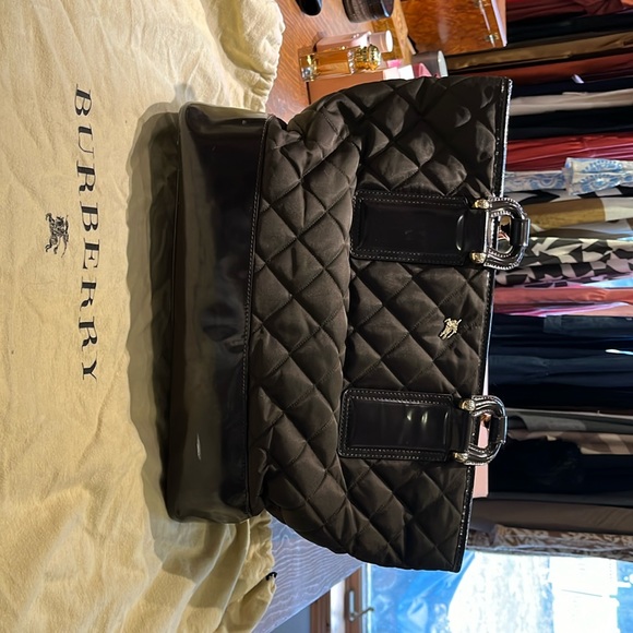 Burberry shoulder Bag. - Picture 1 of 8